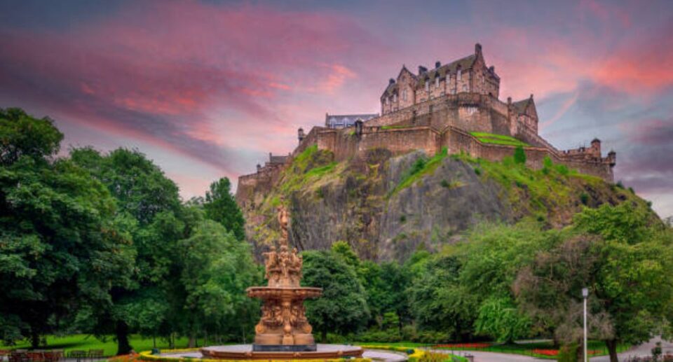 Edinburgh castle feature image