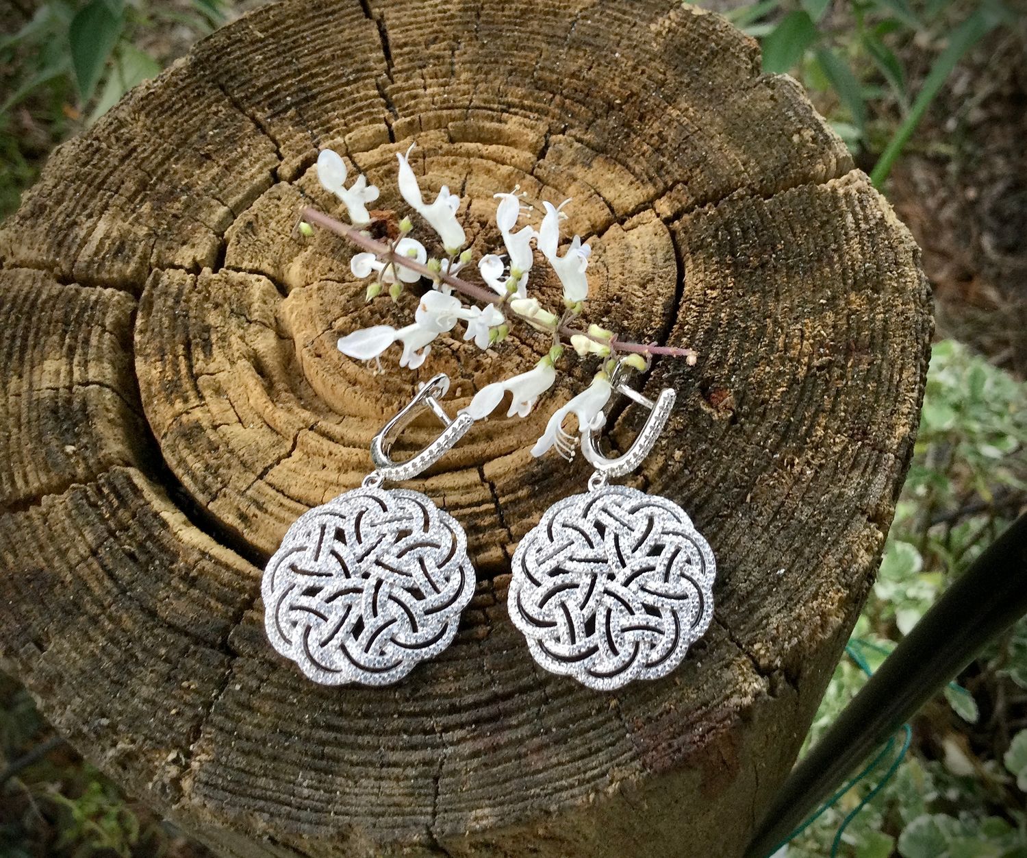 Celtic Knot Earrings – A Timeless Blend of Art, Symbolism, and Style