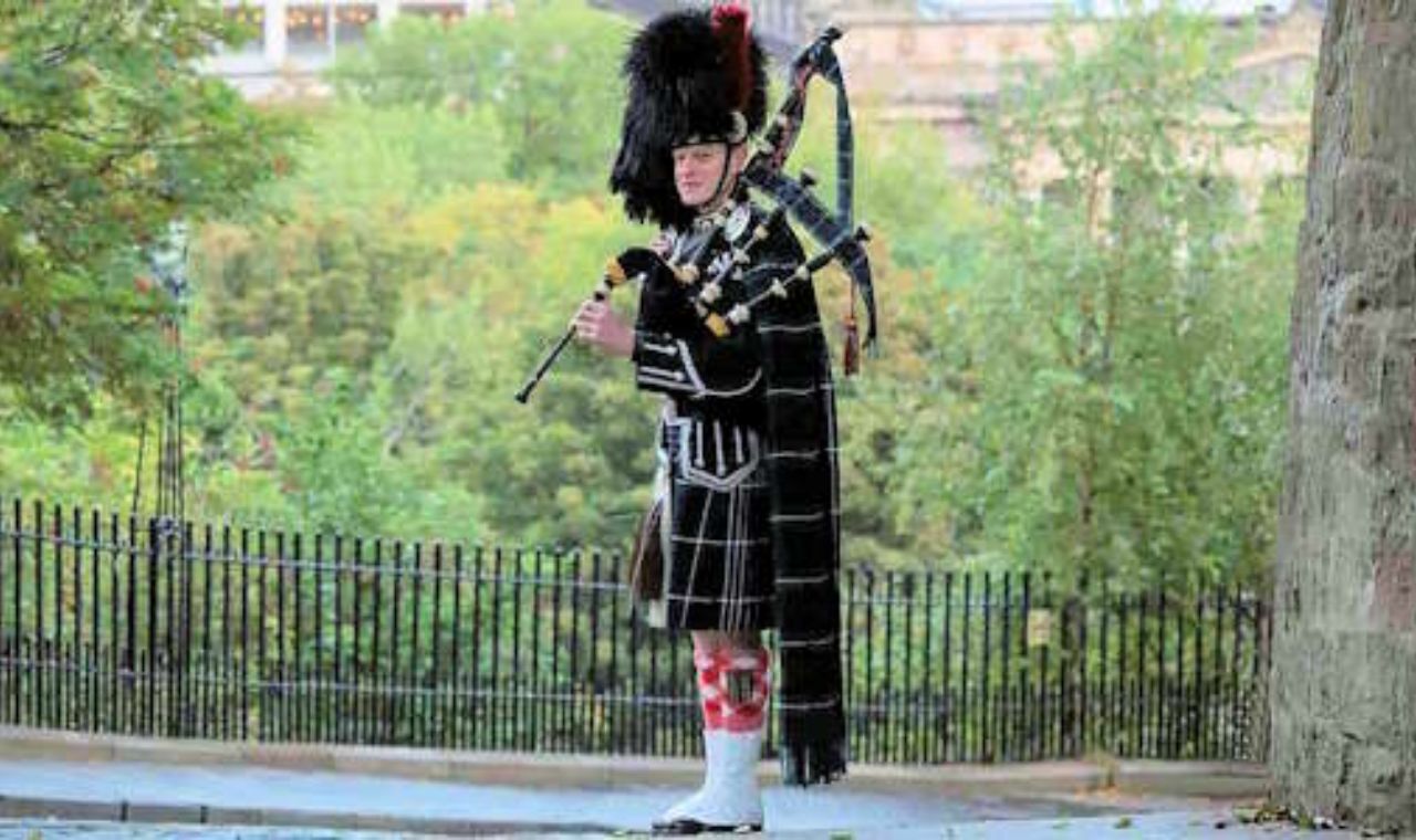 Scottish Piper’s Salute: Music of Honor and Tradition