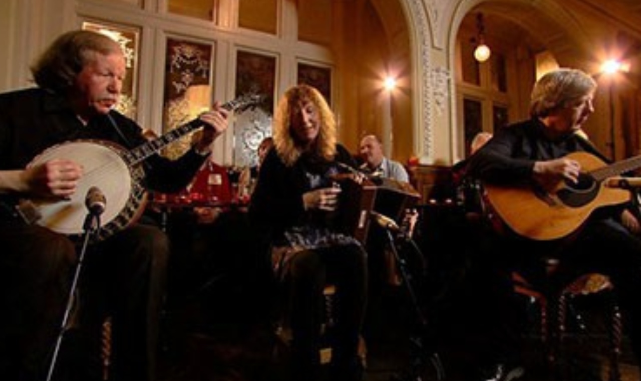 The Irish Ceili: Traditional Dance and Community Spirit