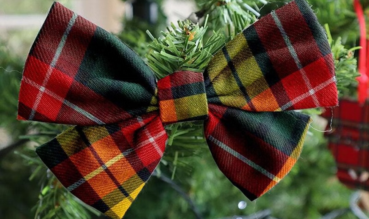 Scottish Tartan Bows: Heritage Meets Modern Elegance