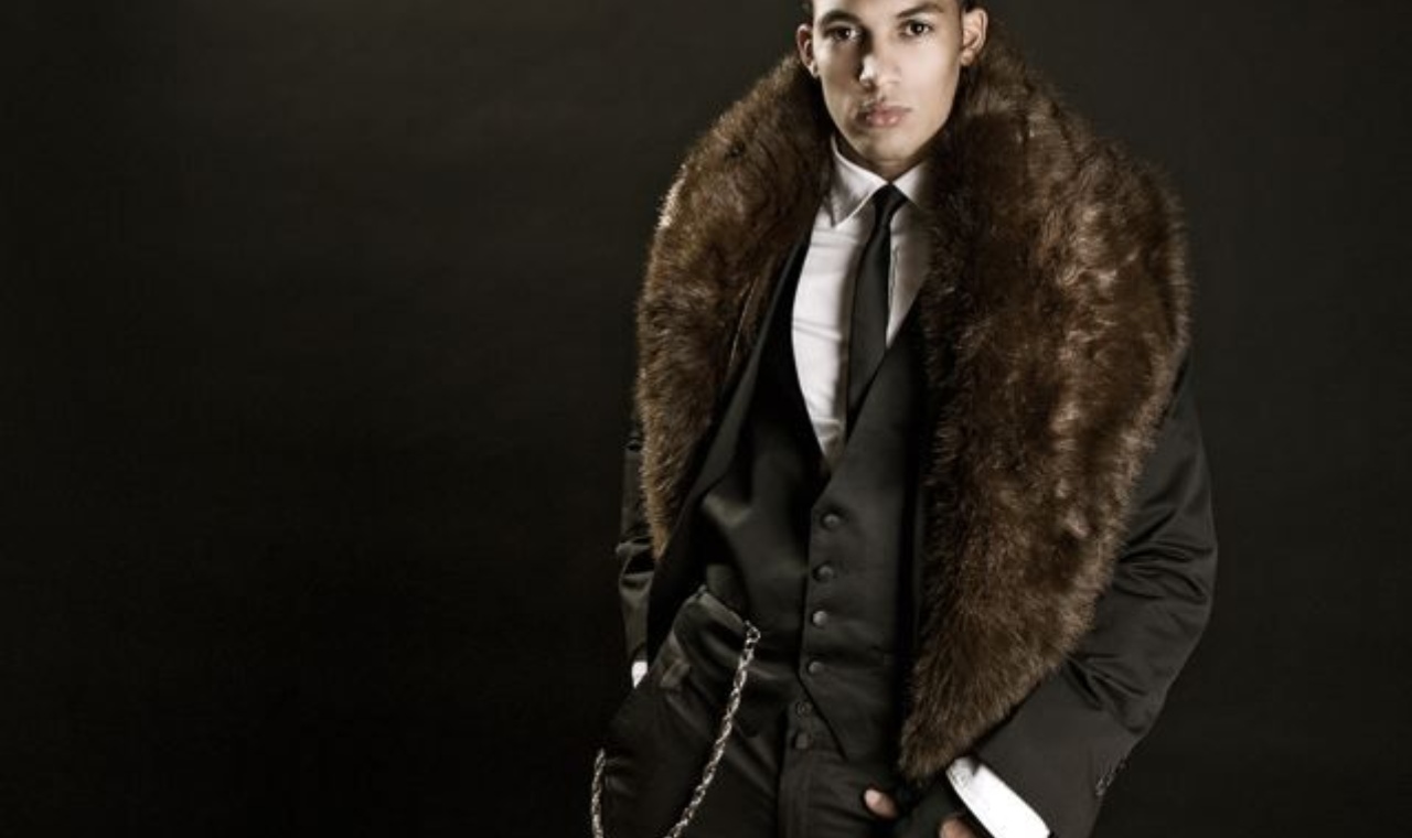 Scottish Winter Wear (Fur-Lined Coats): Where Warmth Meets Highland Elegance