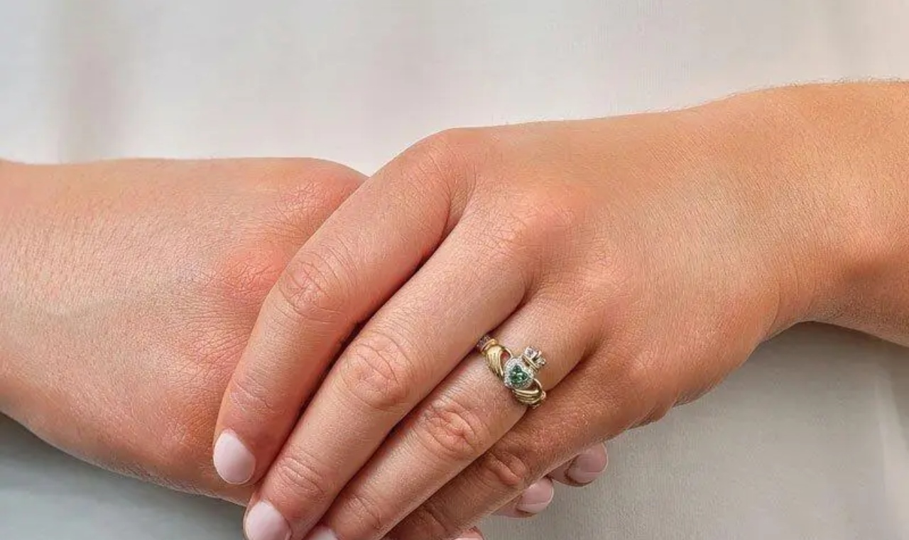 Irish Claddagh Wedding Traditions: Love, Loyalty, and a Promise for Life
