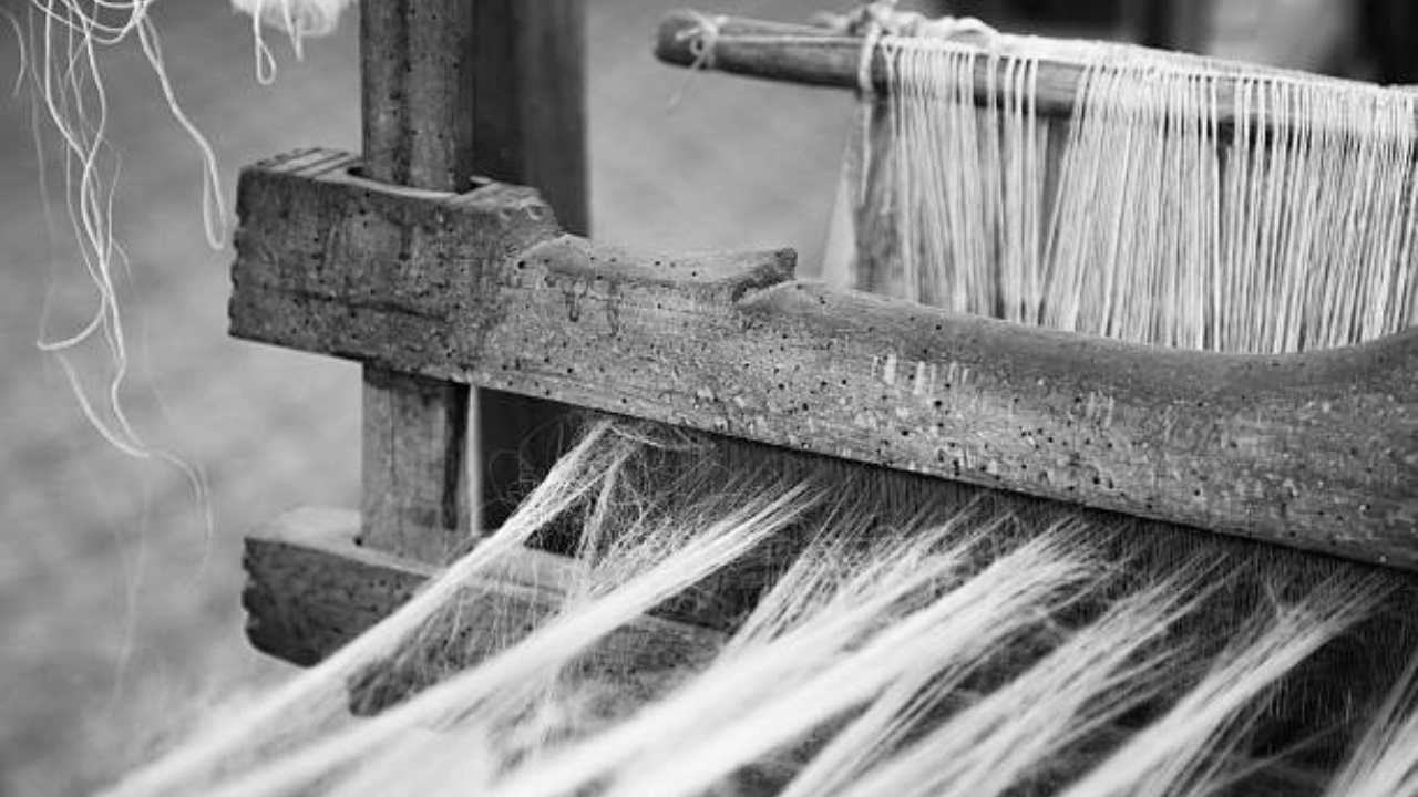 Irish Handloom Weaving: Threads of Skill, Memory, and Identity