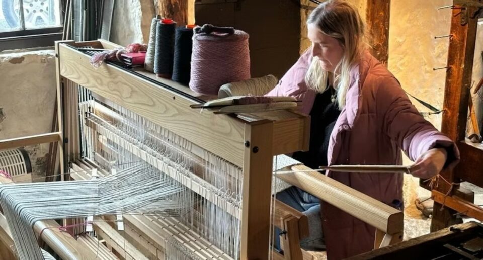 Scottish Wool Weaving Techniques: A Living Tradition of Craft and Culture