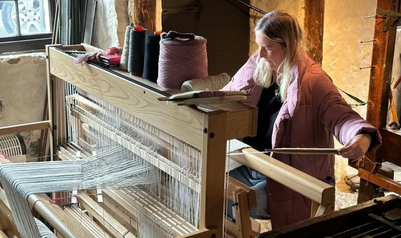 Scottish Wool Weaving Techniques: A Living Tradition of Craft and Culture