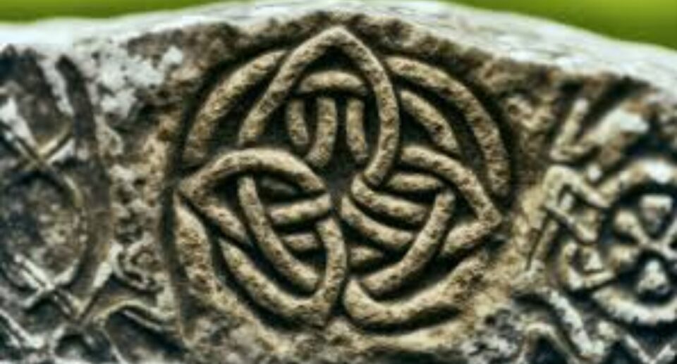 Celtic Triquetra (Trinity Knot): Meaning, Origins, and Symbolism