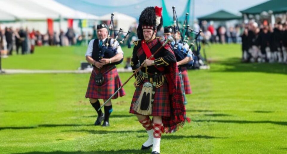Scottish Bagpiper’s Costume